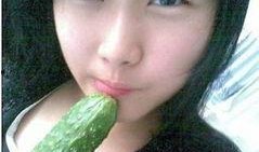 女生说给你吃瓜,揭秘女生“给你吃瓜”背后的秘密与趣味