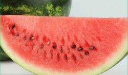 吃夜宵顺带吃个瓜,美食与八卦的完美邂逅